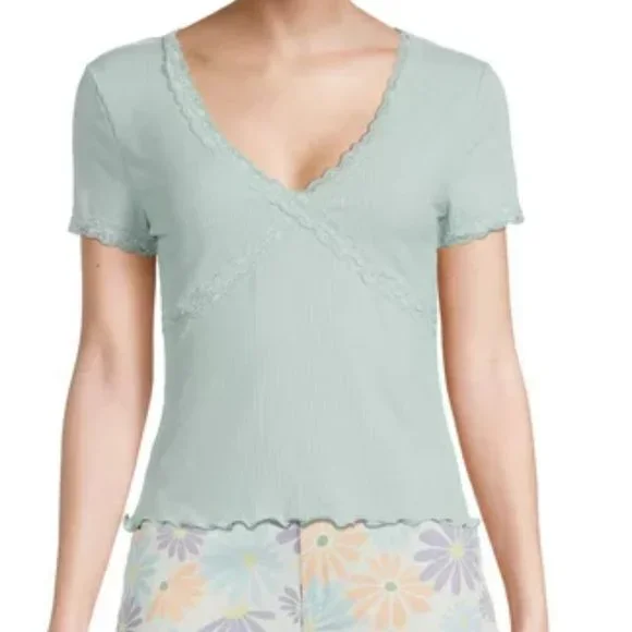 No Boundaries Juniors Lace Trim Ribbed T-Shirt Size Large - Picture 1 of 9